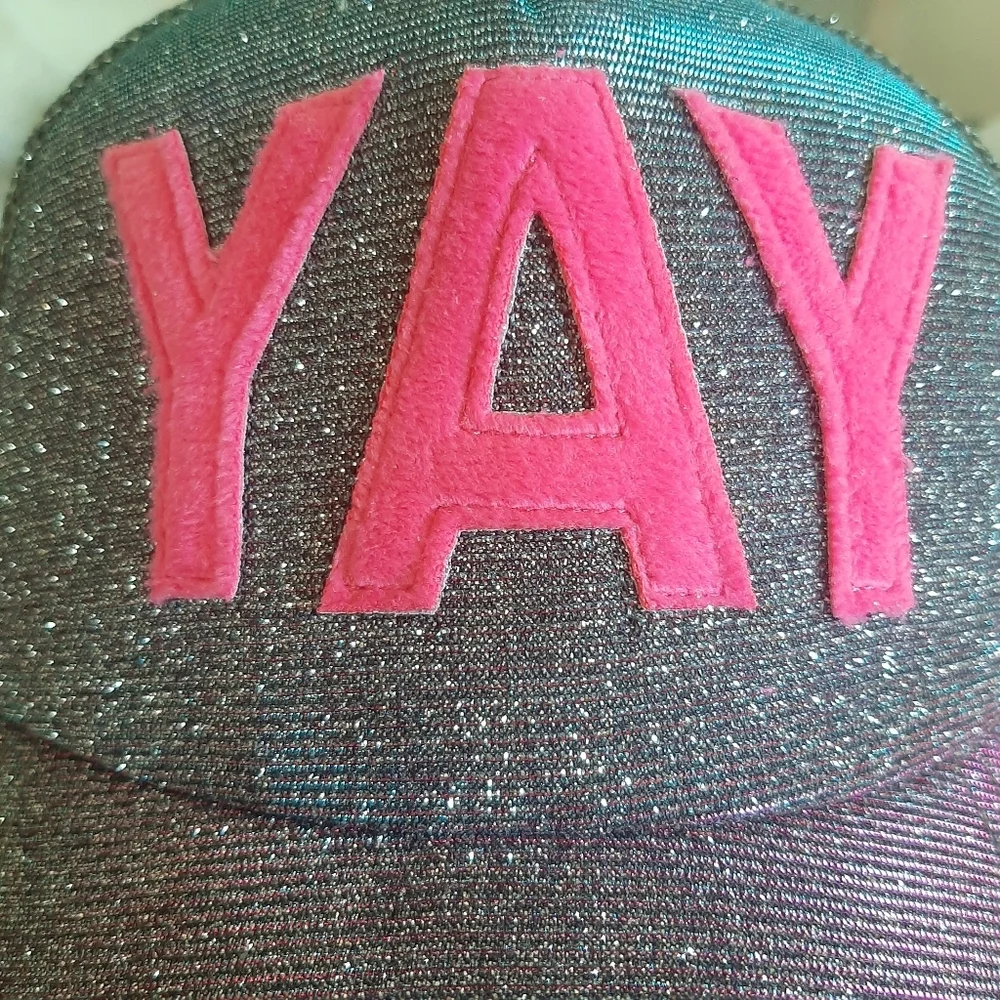 GLITTER SNAPBACK CAP - Picture 9 of 9